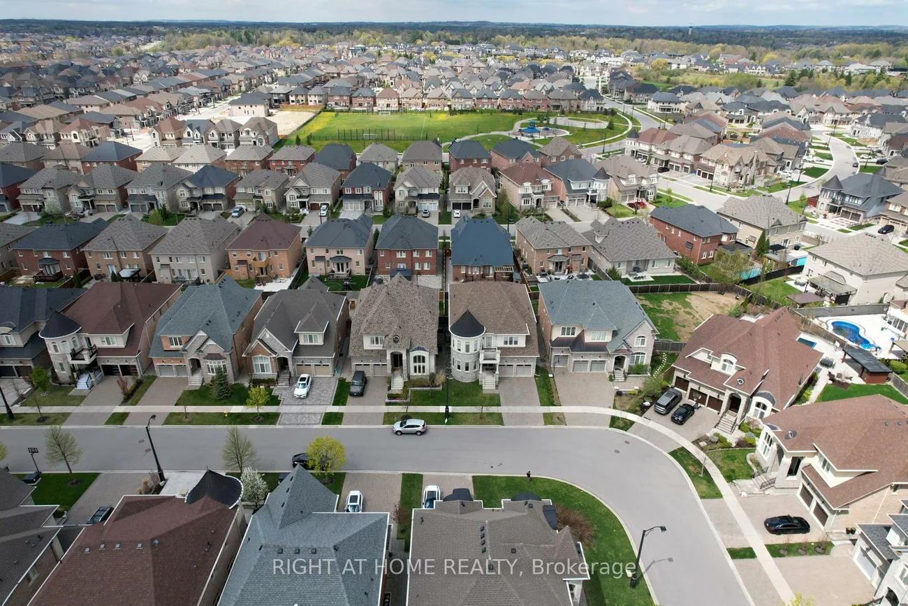 60, Chesney, Kleinburg, Vaughan