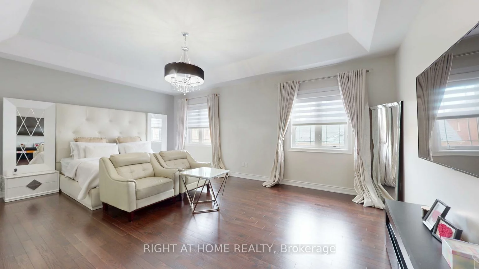 60, Chesney, Kleinburg, Vaughan