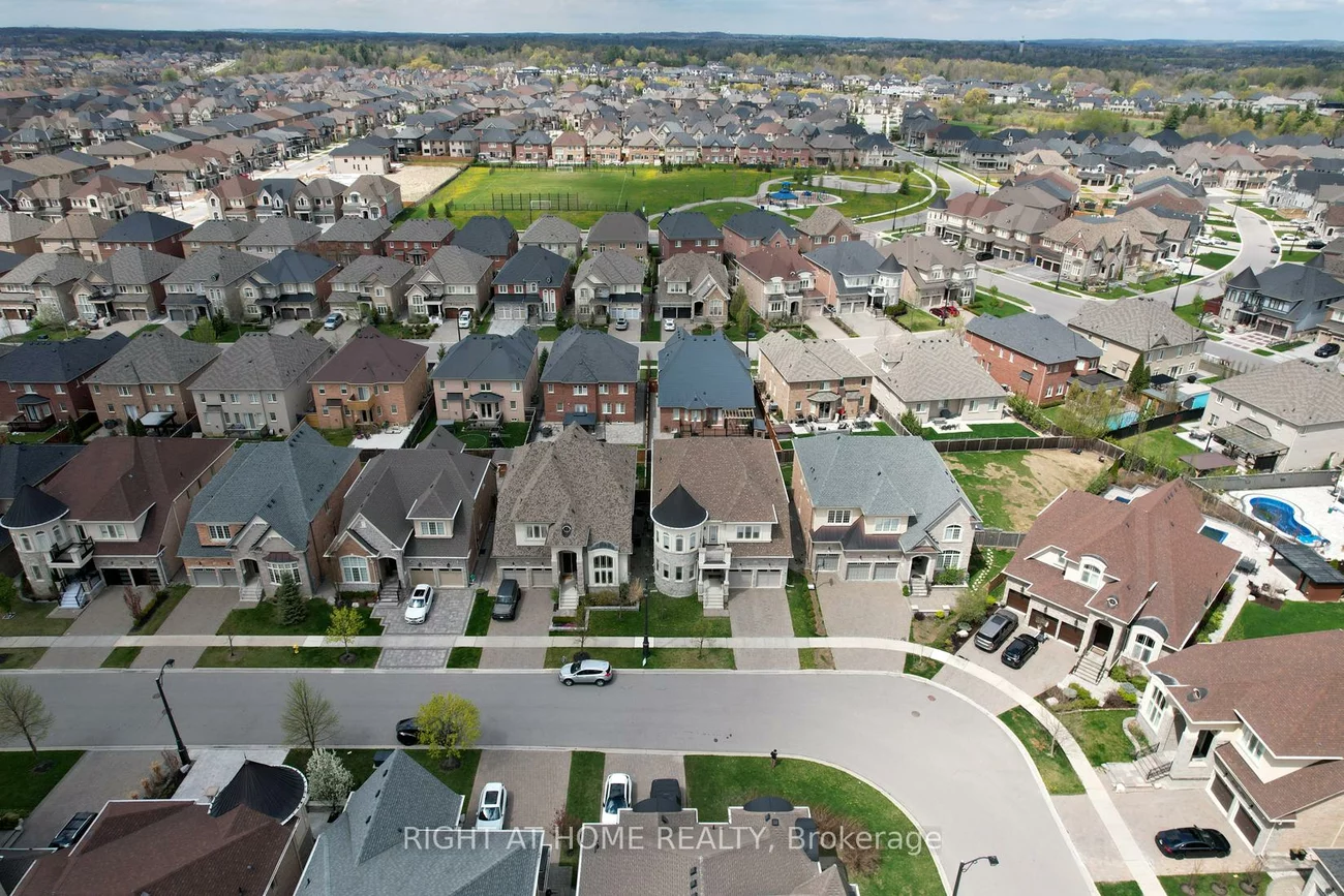 60, Chesney, Kleinburg, Vaughan