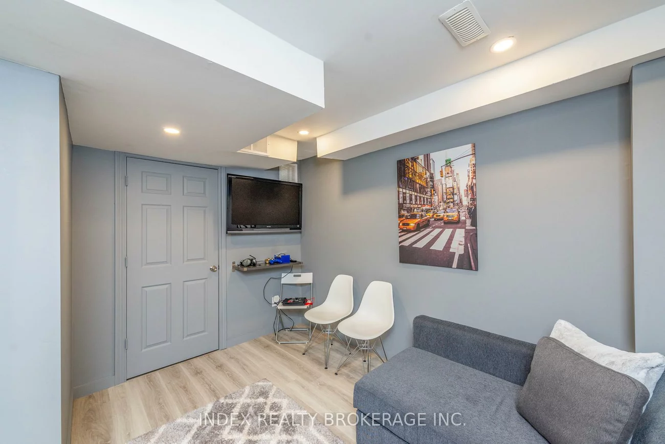 10, Porter, West Woodbridge, Vaughan
