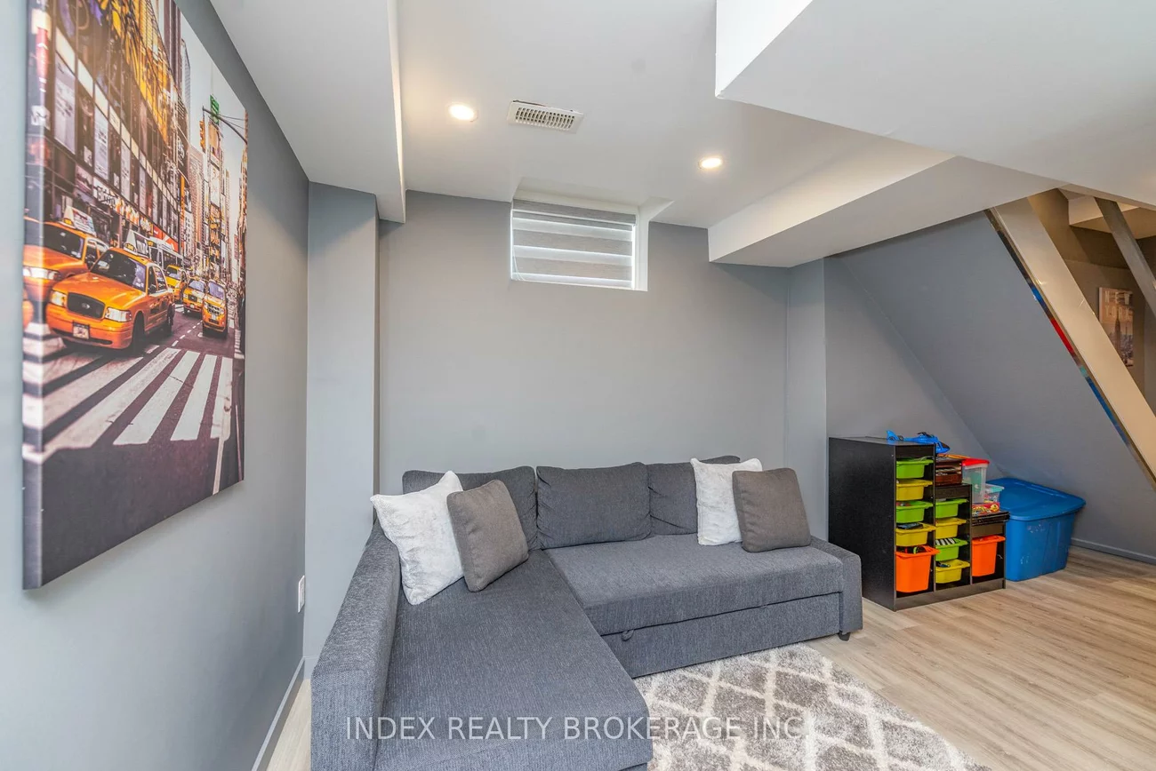10, Porter, West Woodbridge, Vaughan
