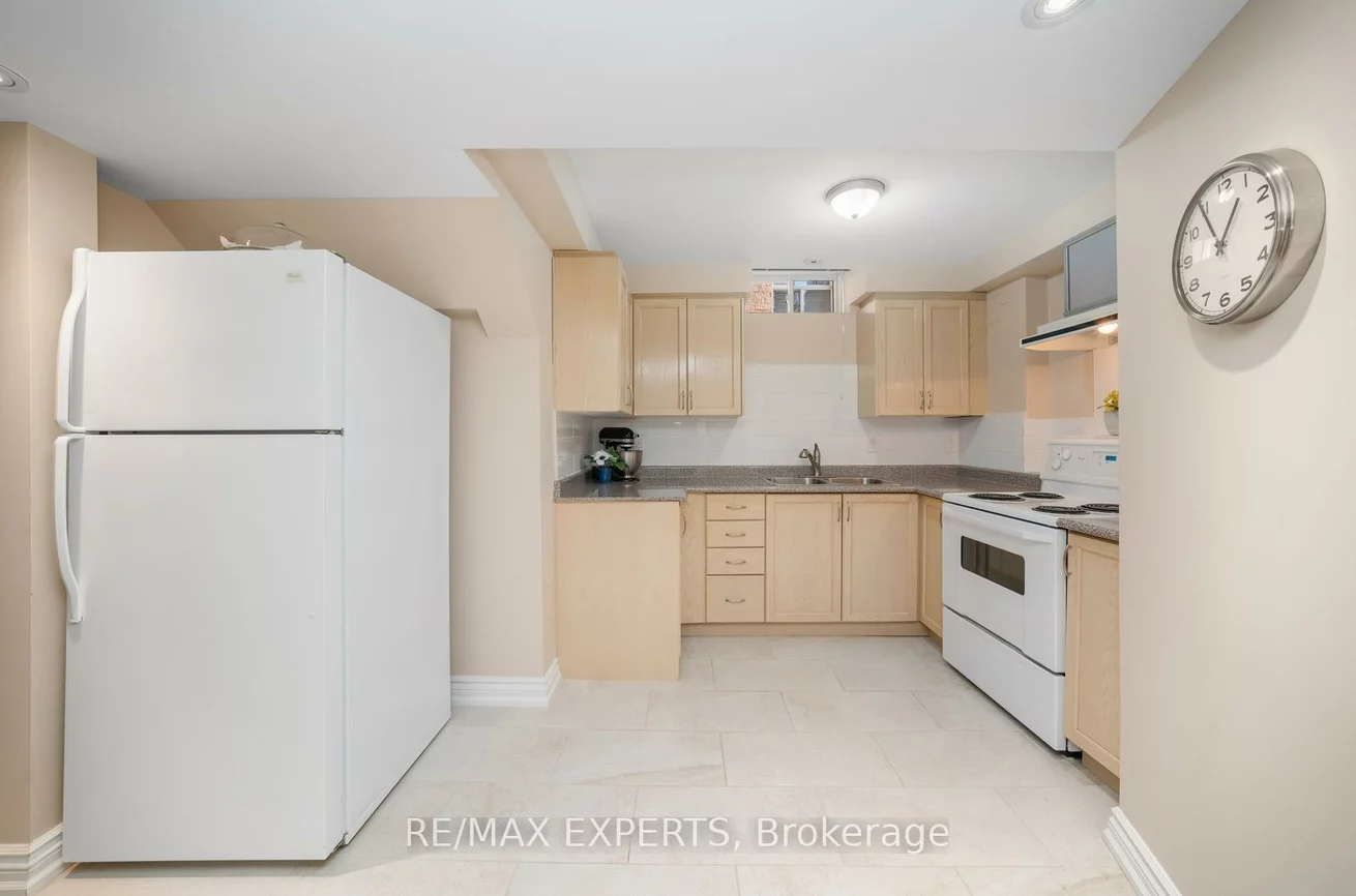182, Alba, Vellore Village, Vaughan