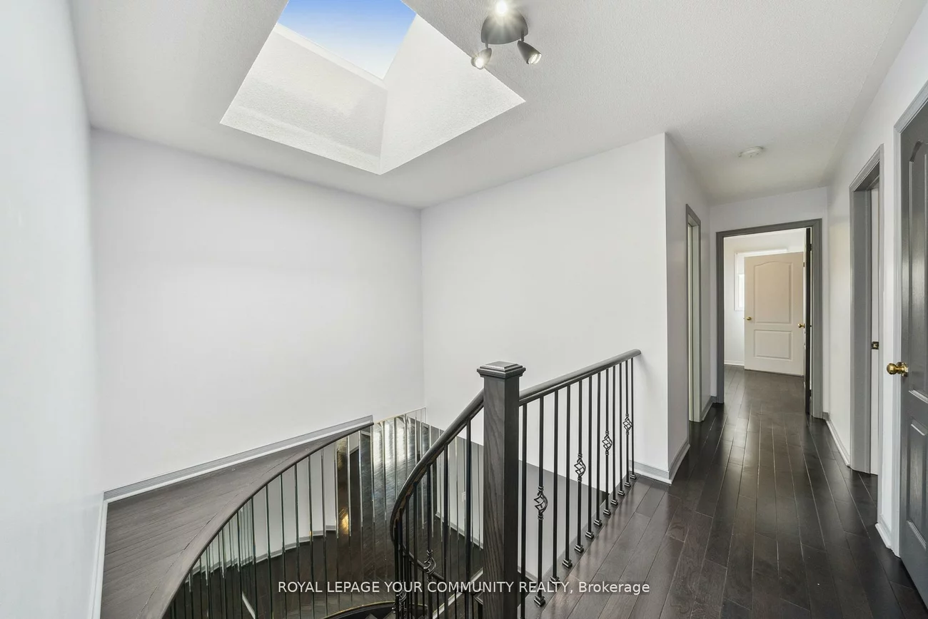 105, Redondo, Beverley Glen, Vaughan