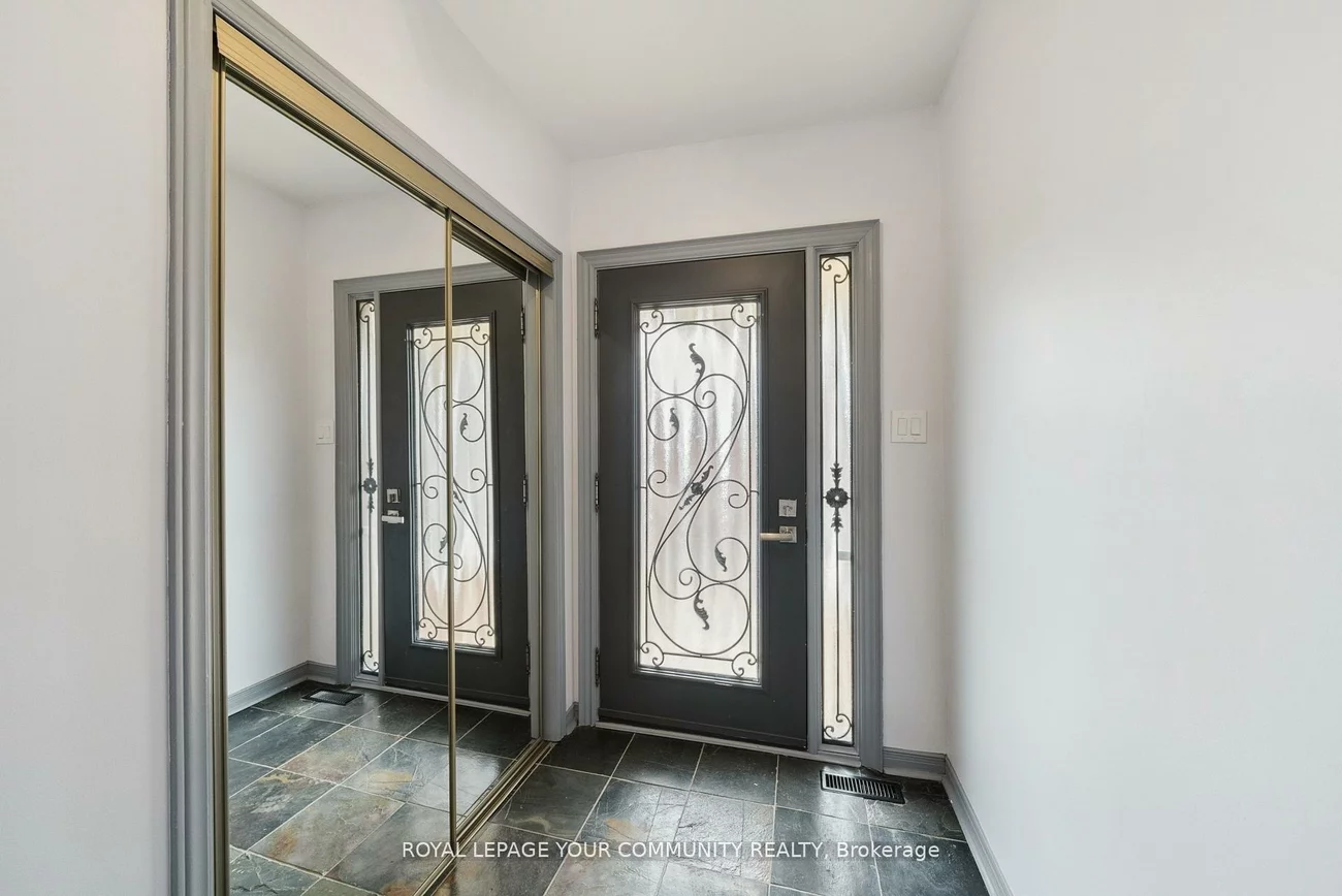 105, Redondo, Beverley Glen, Vaughan
