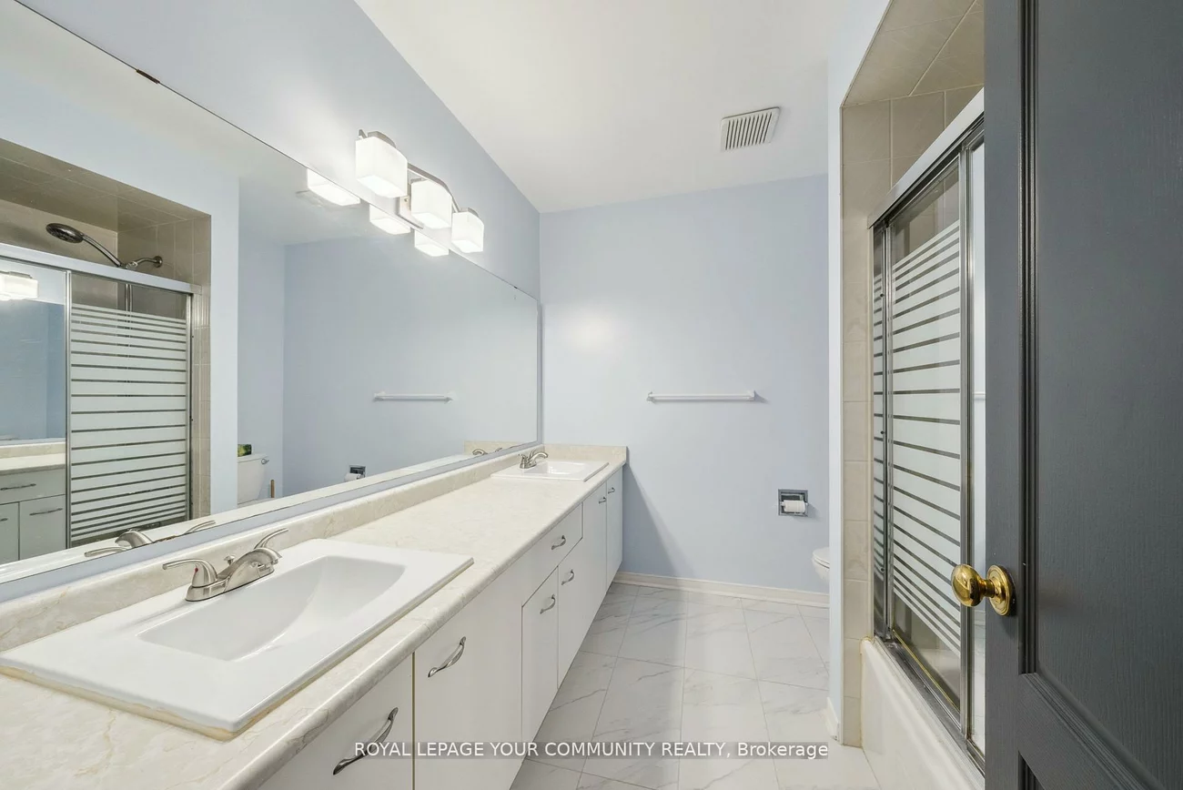 105, Redondo, Beverley Glen, Vaughan