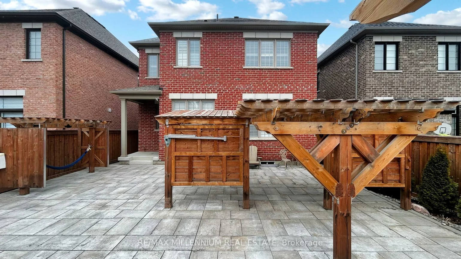 139, Pierre Berton, Kleinburg, Vaughan
