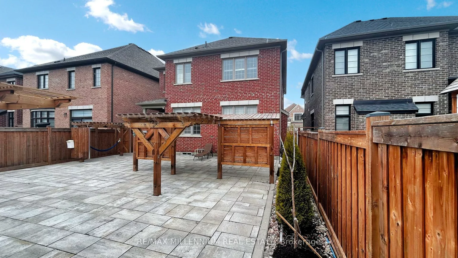 139, Pierre Berton, Kleinburg, Vaughan