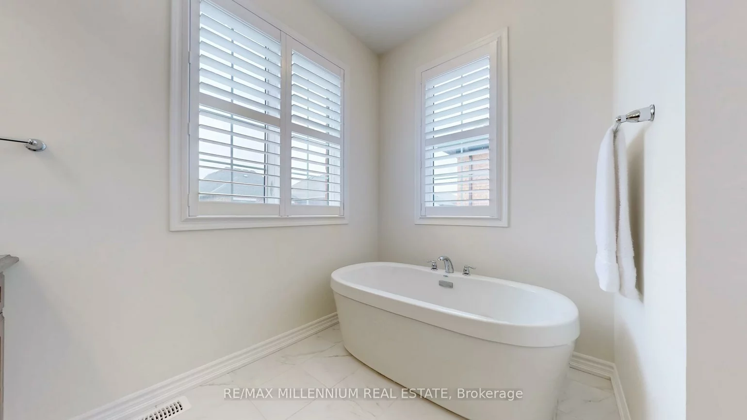 139, Pierre Berton, Kleinburg, Vaughan