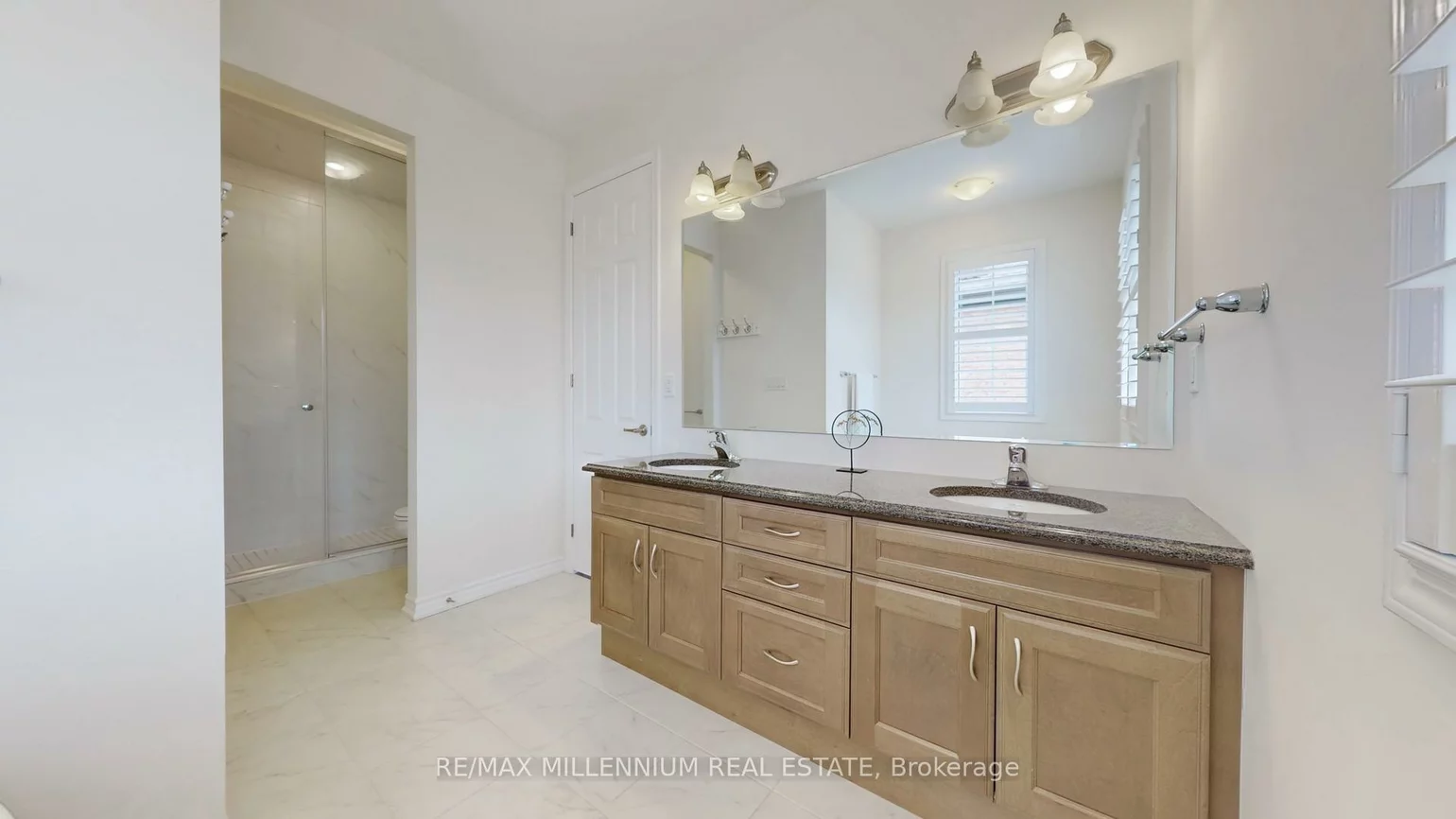 139, Pierre Berton, Kleinburg, Vaughan