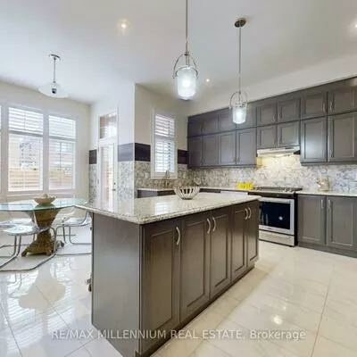 139, Pierre Berton, Kleinburg, Vaughan