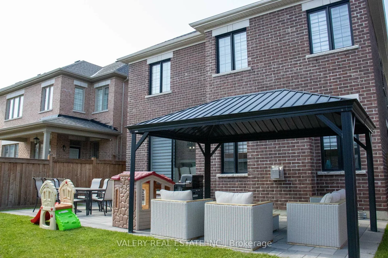 41, Chorus, Kleinburg, Vaughan