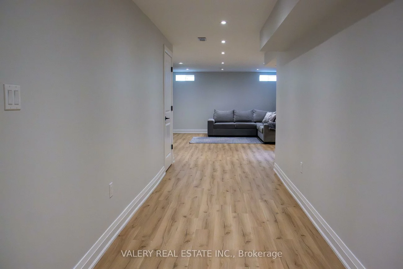 41, Chorus, Kleinburg, Vaughan