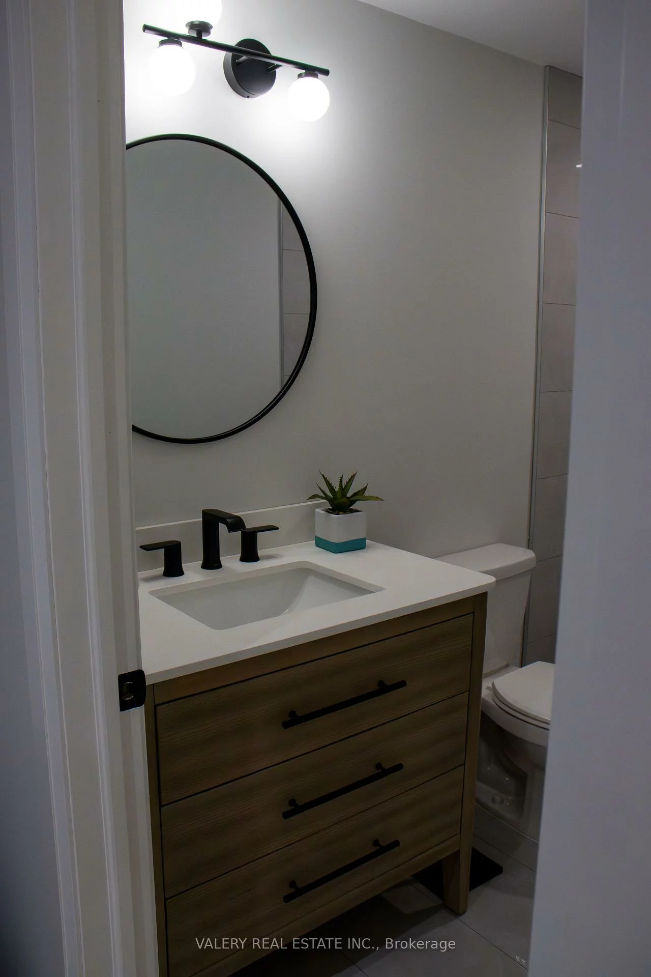 41, Chorus, Kleinburg, Vaughan