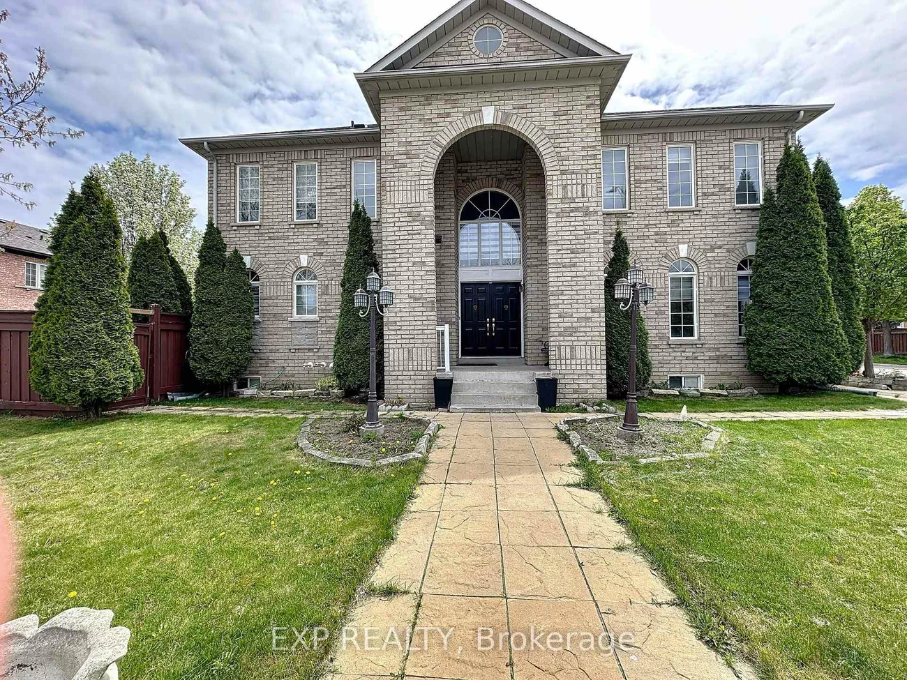 129, Ledgerock, Vellore Village, Vaughan