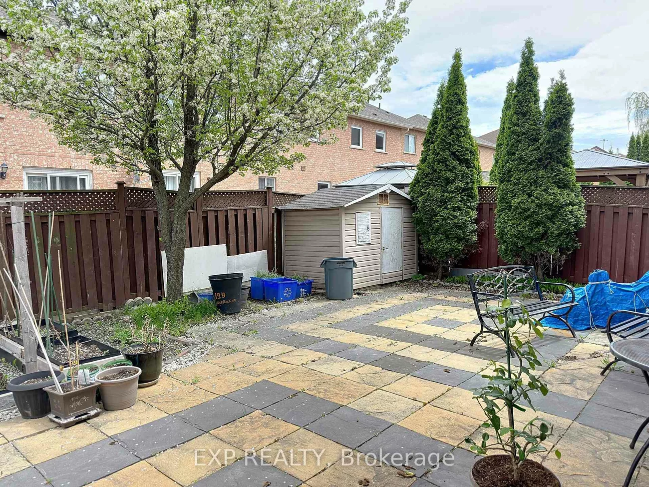 129, Ledgerock, Vellore Village, Vaughan
