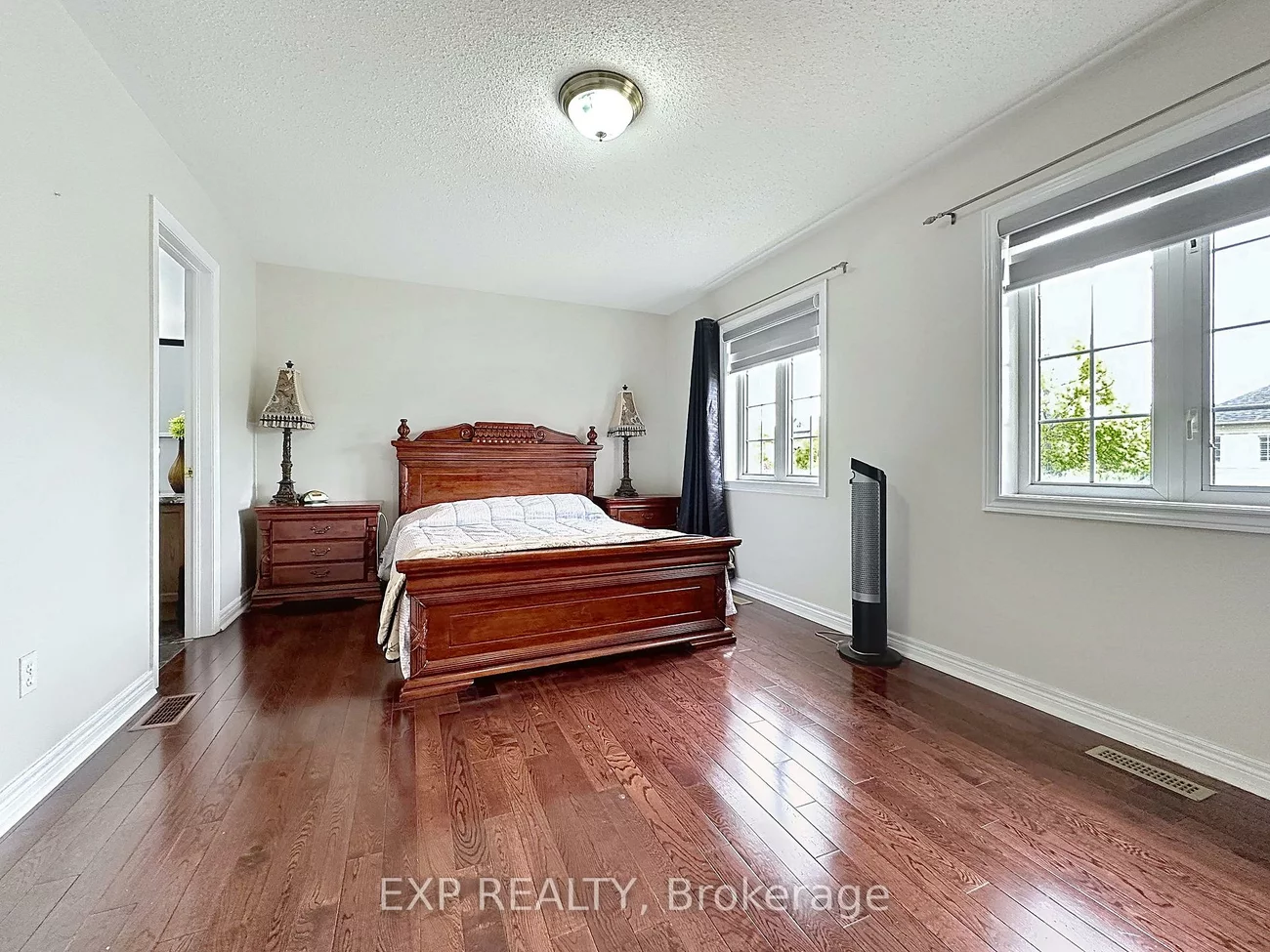 129, Ledgerock, Vellore Village, Vaughan