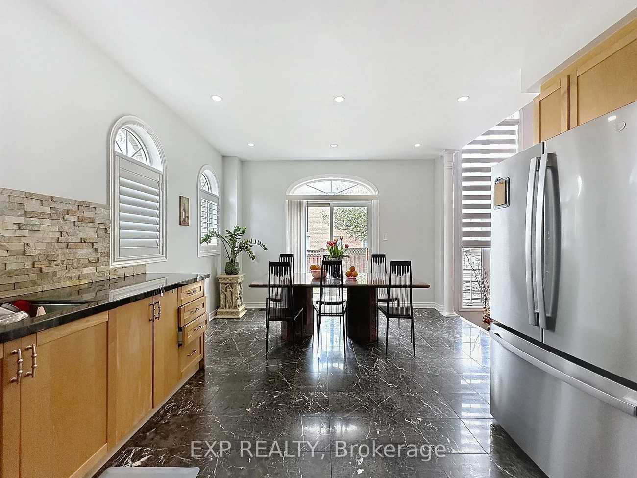 129, Ledgerock, Vellore Village, Vaughan