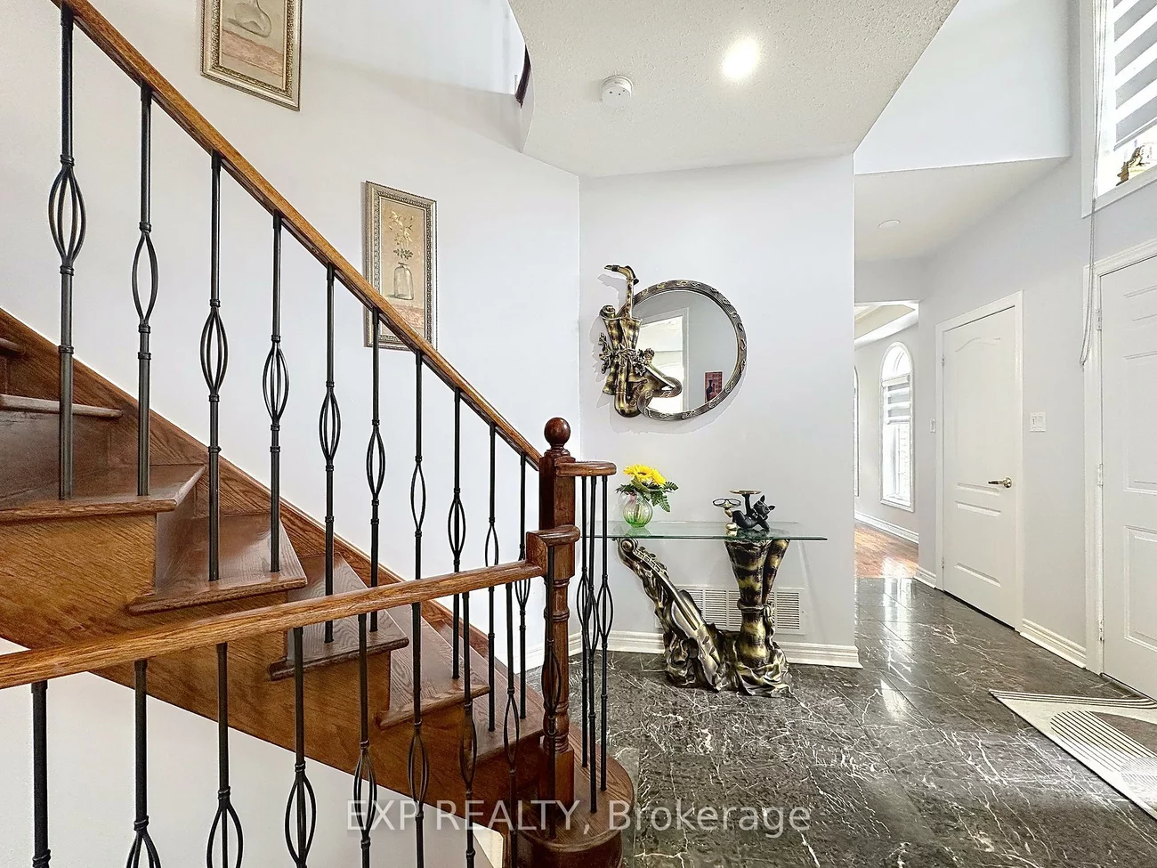 129, Ledgerock, Vellore Village, Vaughan