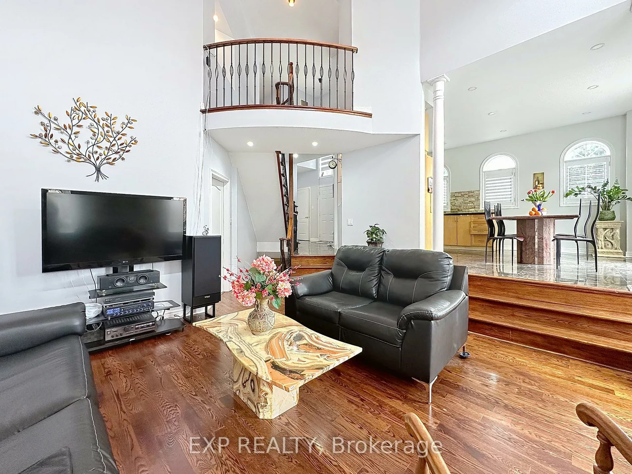 129, Ledgerock, Vellore Village, Vaughan