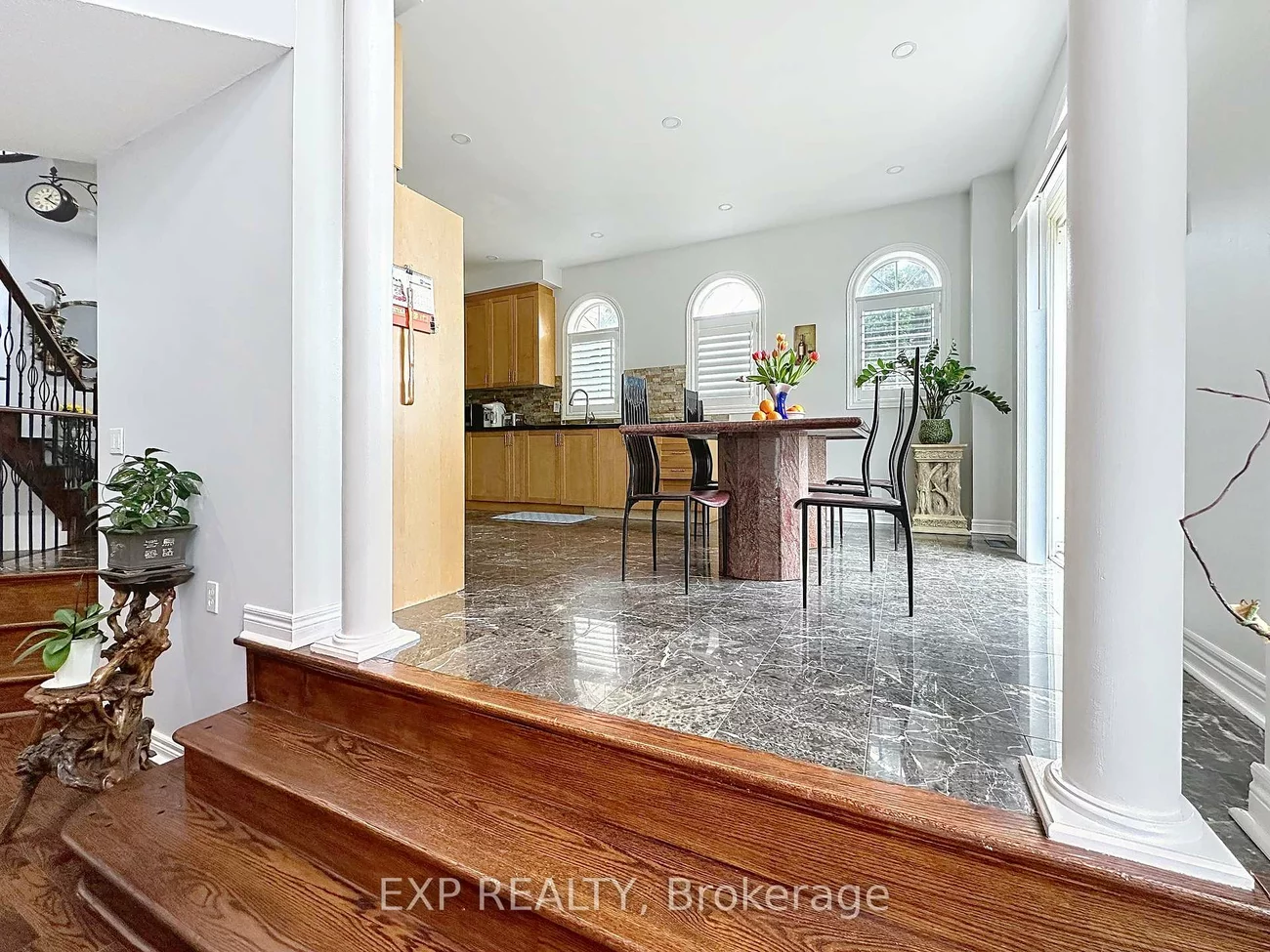 129, Ledgerock, Vellore Village, Vaughan