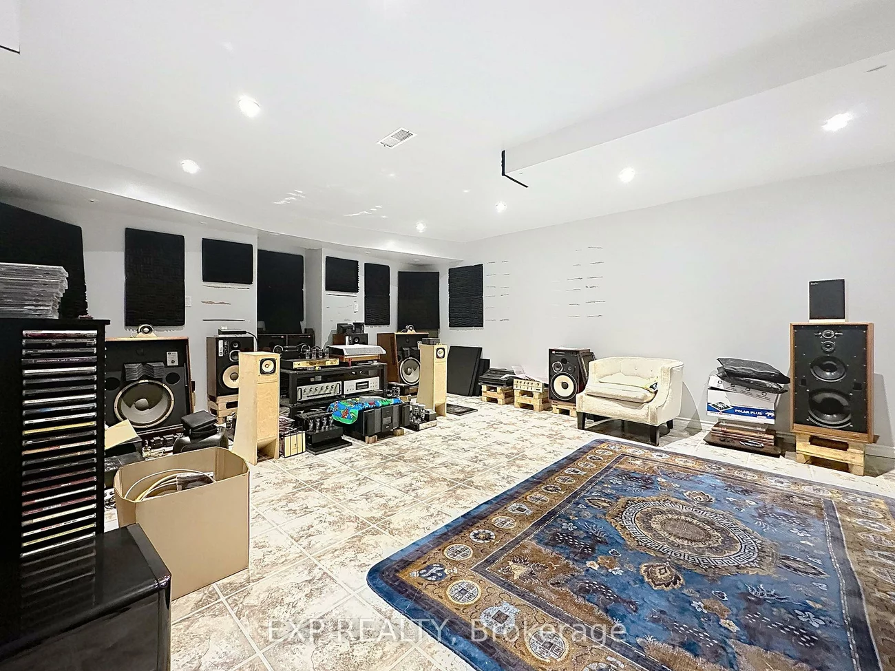 129, Ledgerock, Vellore Village, Vaughan