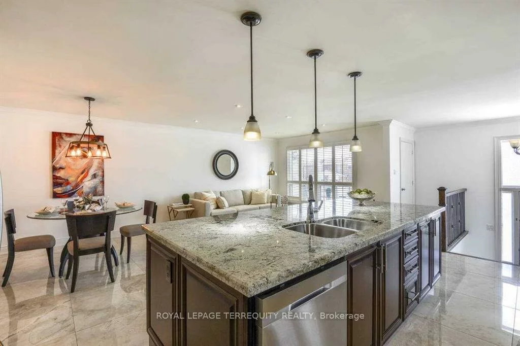 17, Agincourt, West Woodbridge, Vaughan