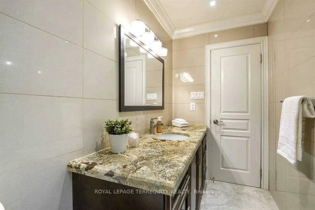 17, Agincourt, West Woodbridge, Vaughan
