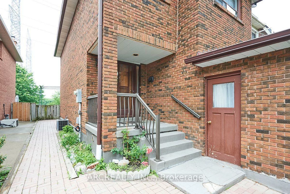28, Oakmount, Glen Shields, Vaughan