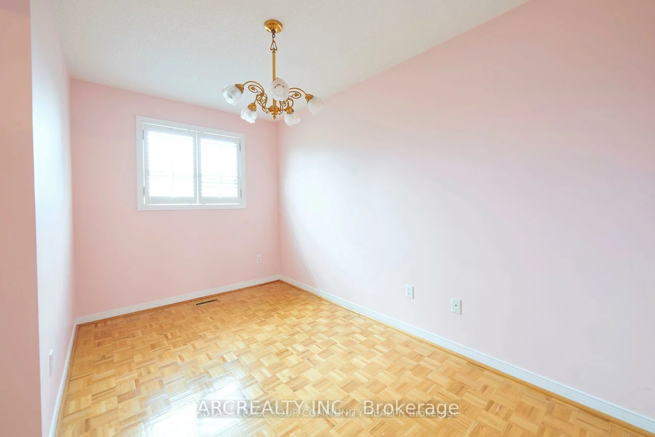 28, Oakmount, Glen Shields, Vaughan