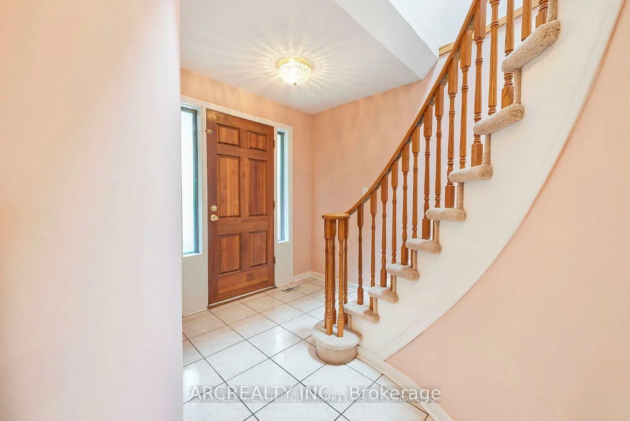 28, Oakmount, Glen Shields, Vaughan