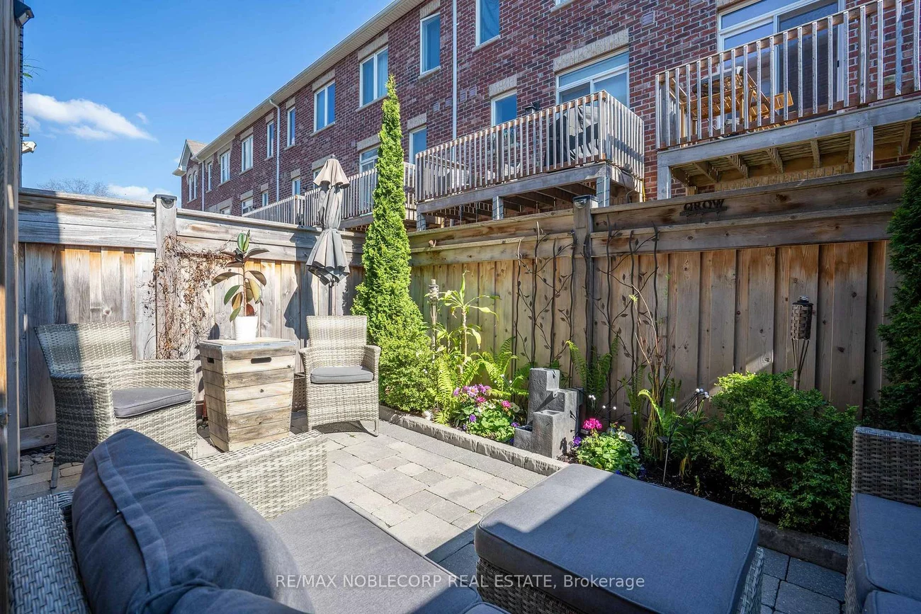 10, Porter, West Woodbridge, Vaughan