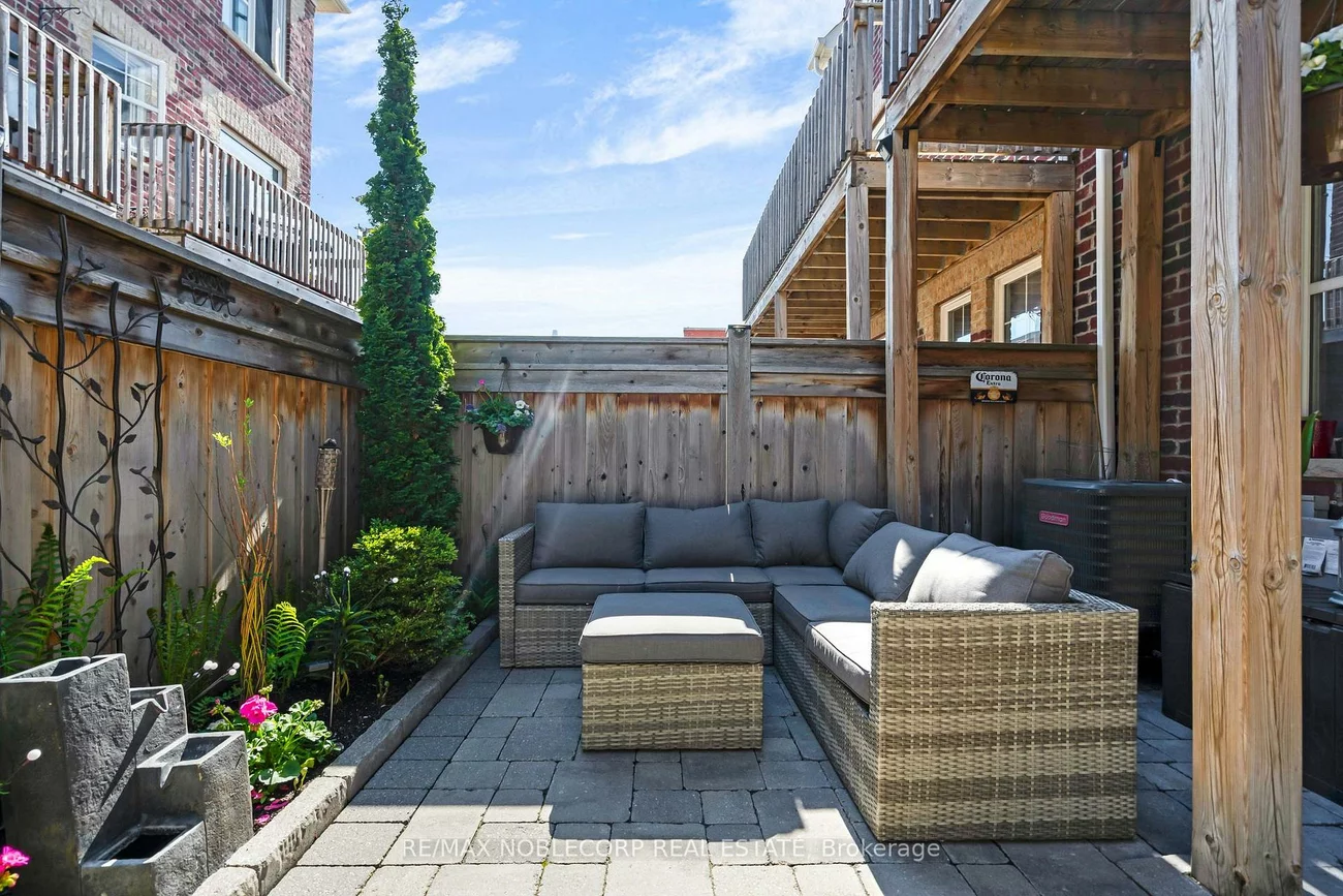 10, Porter, West Woodbridge, Vaughan