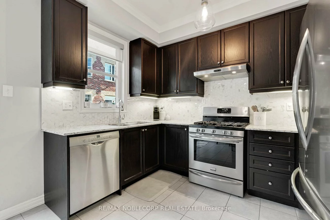 10, Porter, West Woodbridge, Vaughan