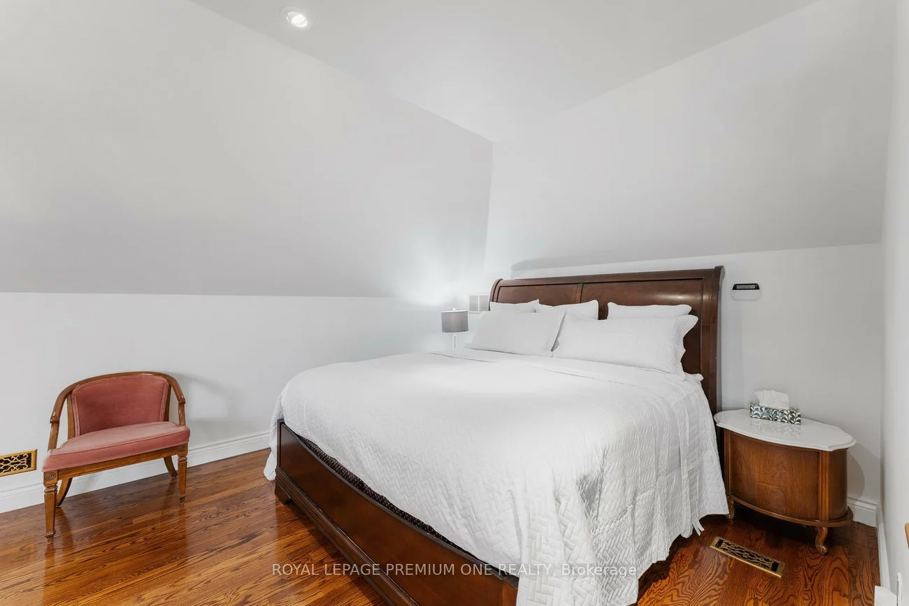 2, Angel View, Maple, Vaughan