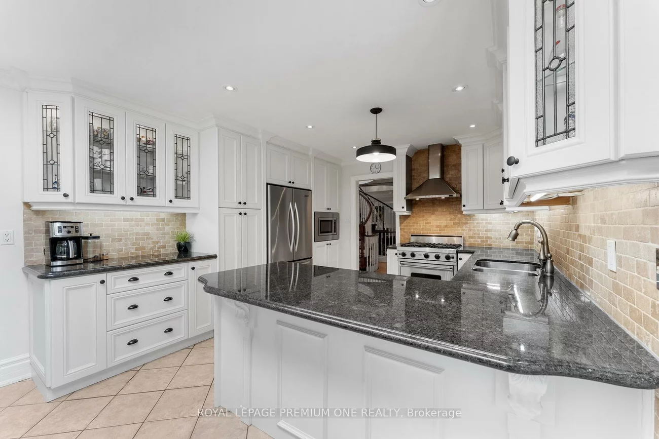 2, Angel View, Maple, Vaughan