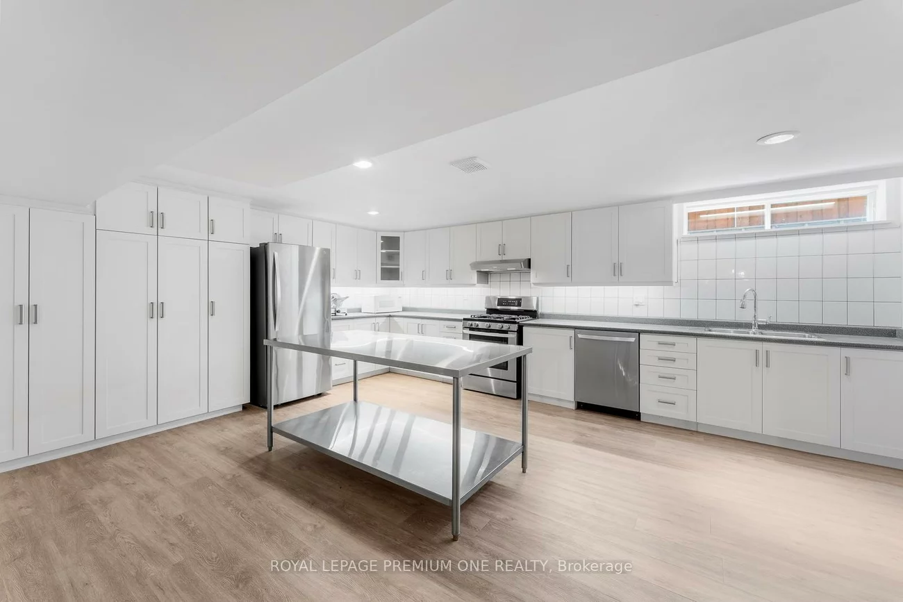 2, Angel View, Maple, Vaughan