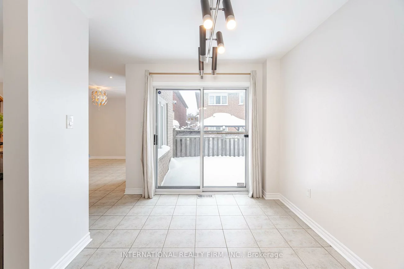 42, Matthew, East Woodbridge, Vaughan