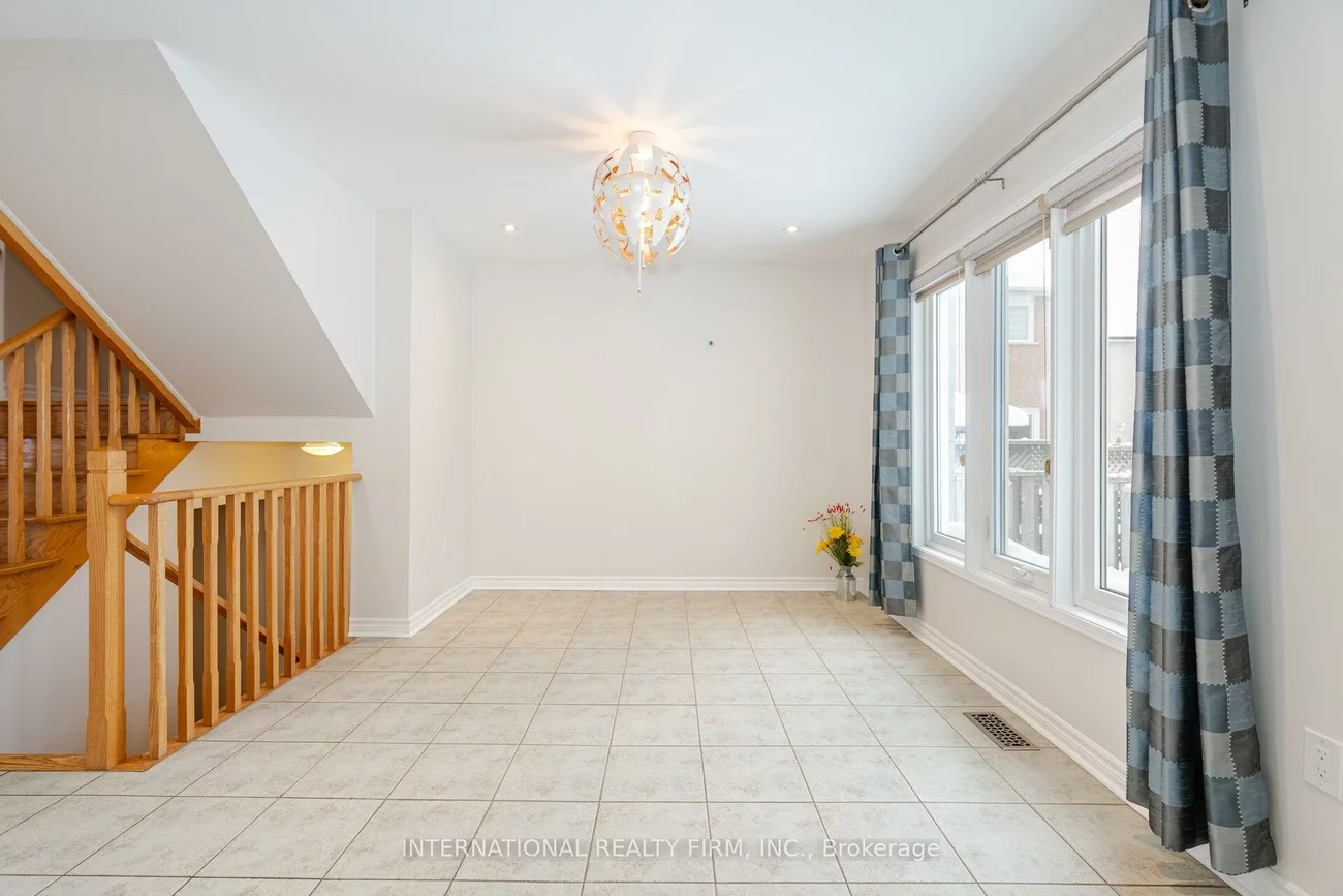 42, Matthew, East Woodbridge, Vaughan
