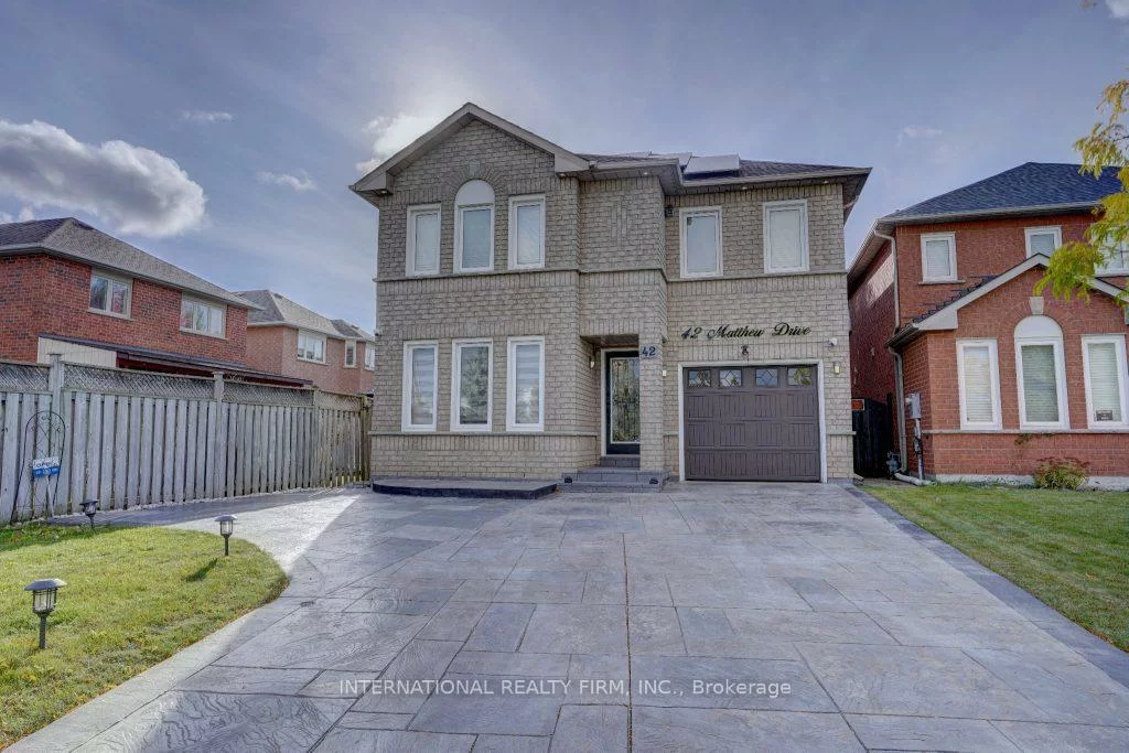42, Matthew, East Woodbridge, Vaughan