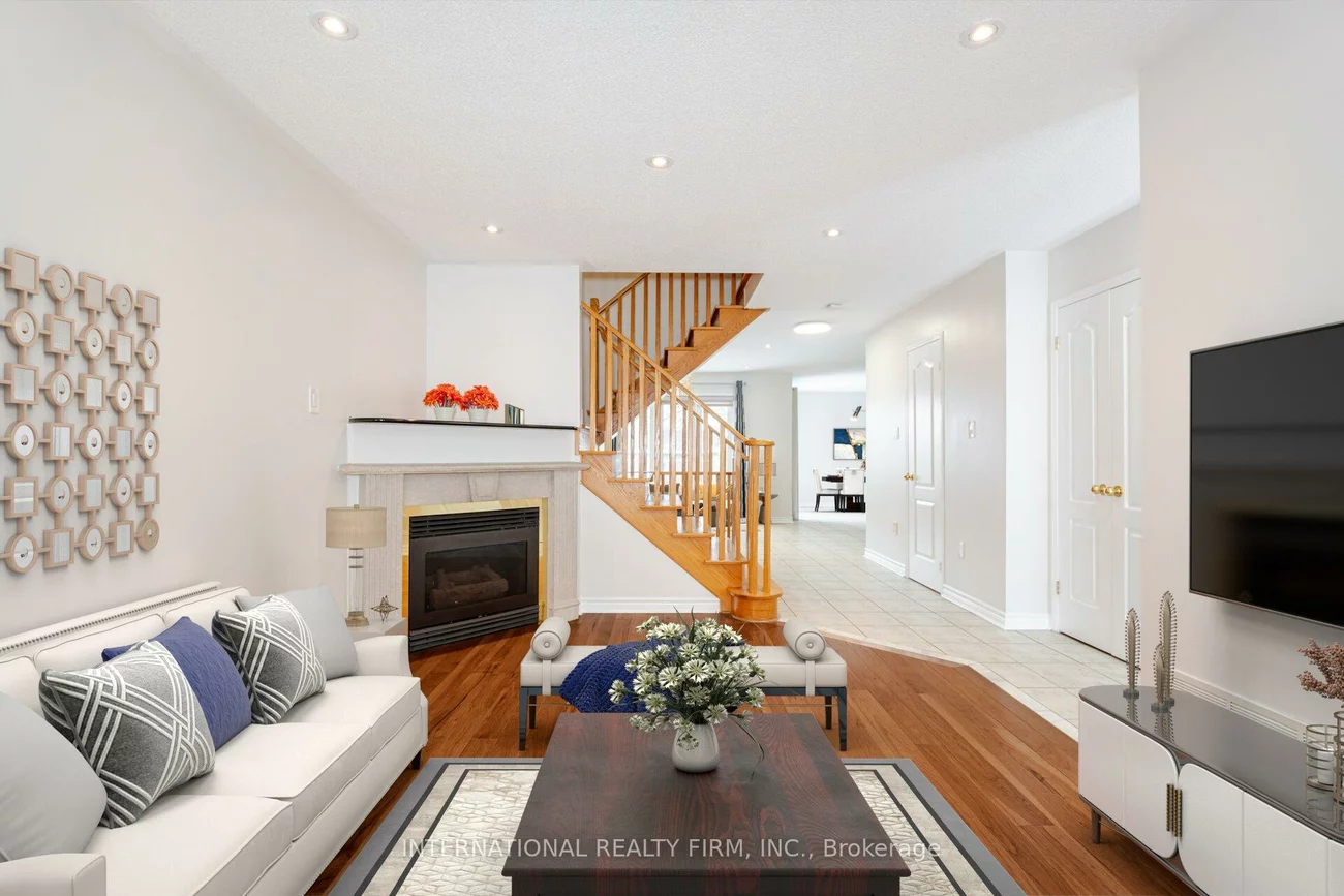 42, Matthew, East Woodbridge, Vaughan