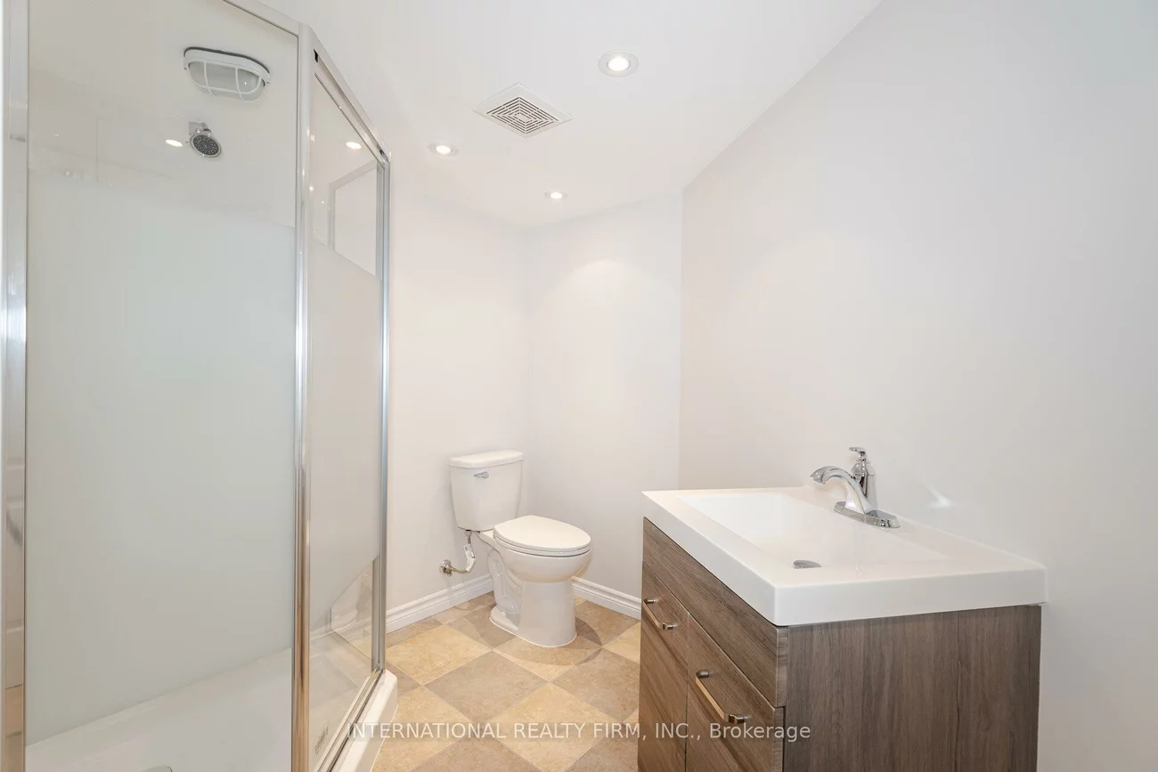 42, Matthew, East Woodbridge, Vaughan
