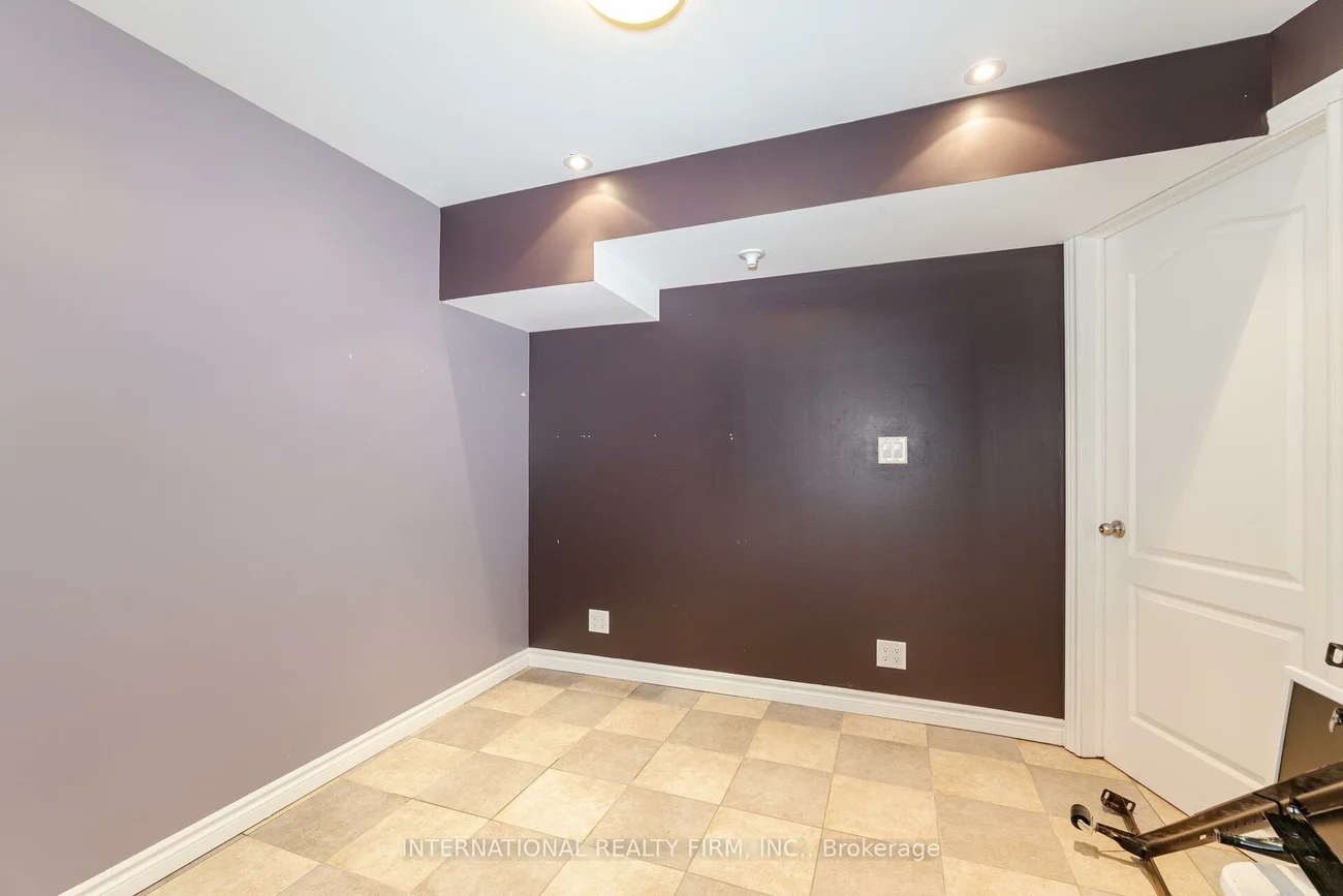 42, Matthew, East Woodbridge, Vaughan