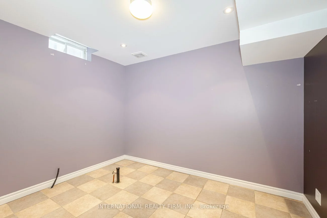 42, Matthew, East Woodbridge, Vaughan