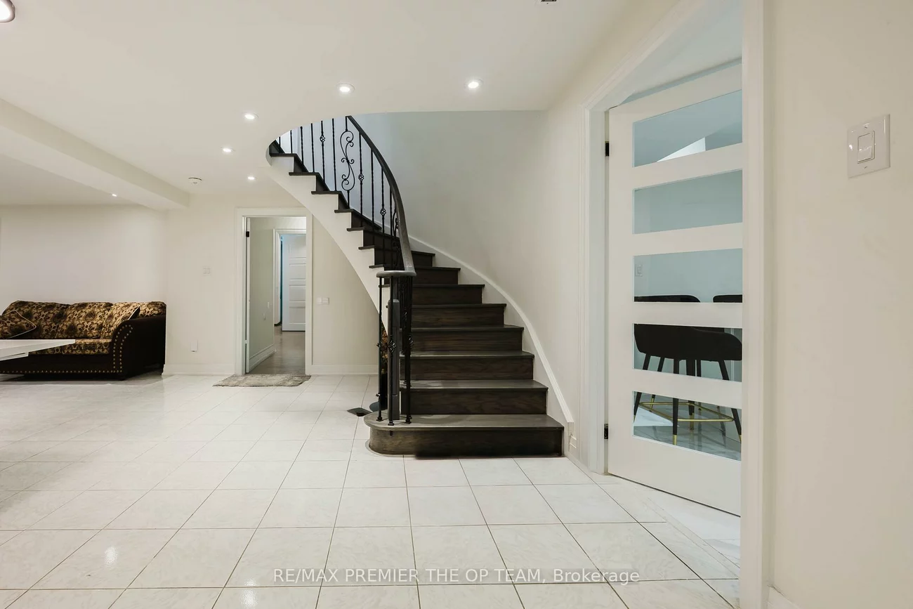 99, Benjamin, East Woodbridge, Vaughan