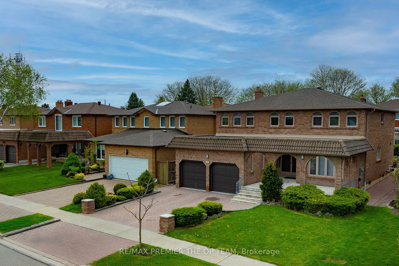 99, Benjamin, East Woodbridge, Vaughan
