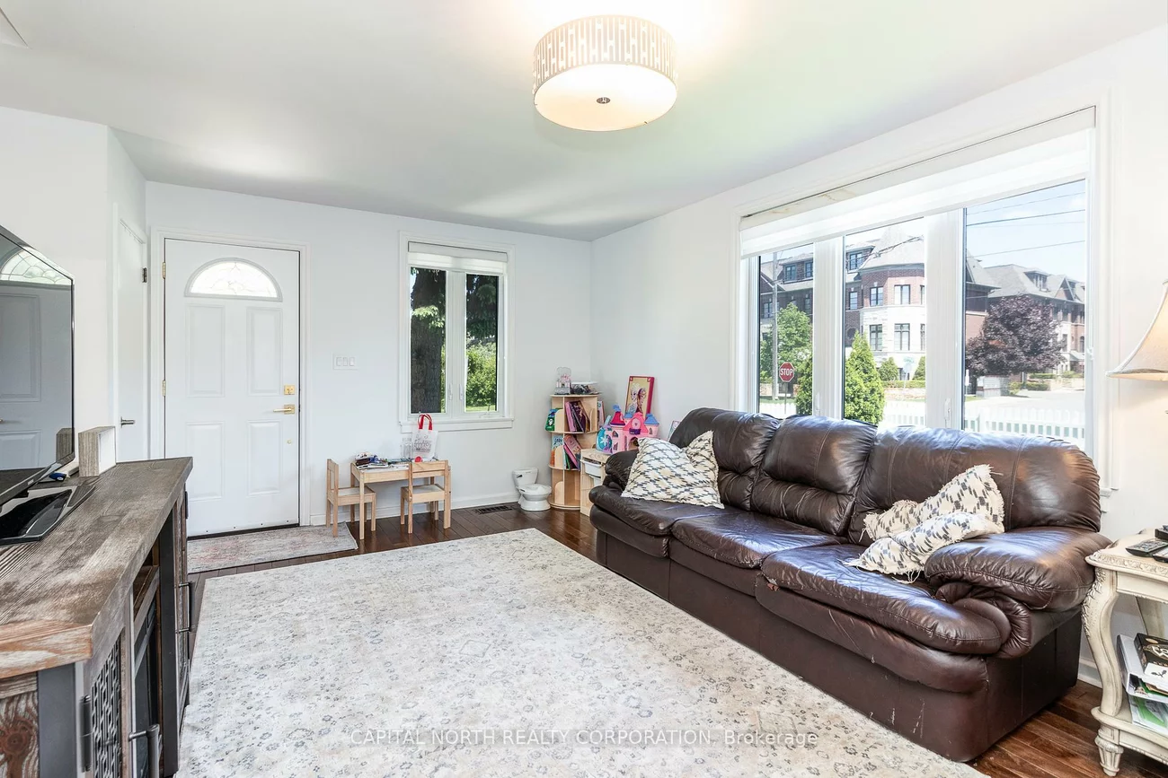 8298, Kipling, West Woodbridge, Vaughan