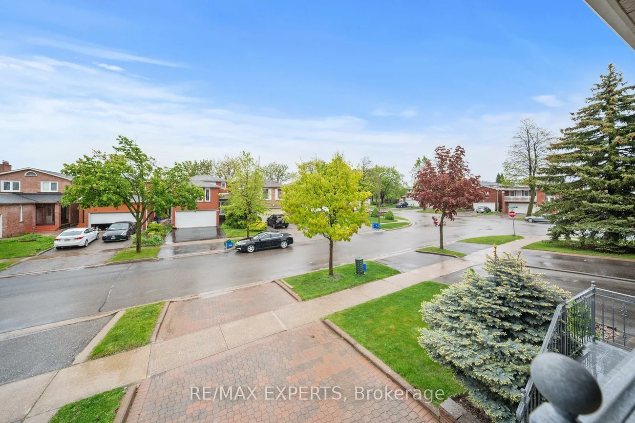 9, Richbell, Brownridge, Vaughan