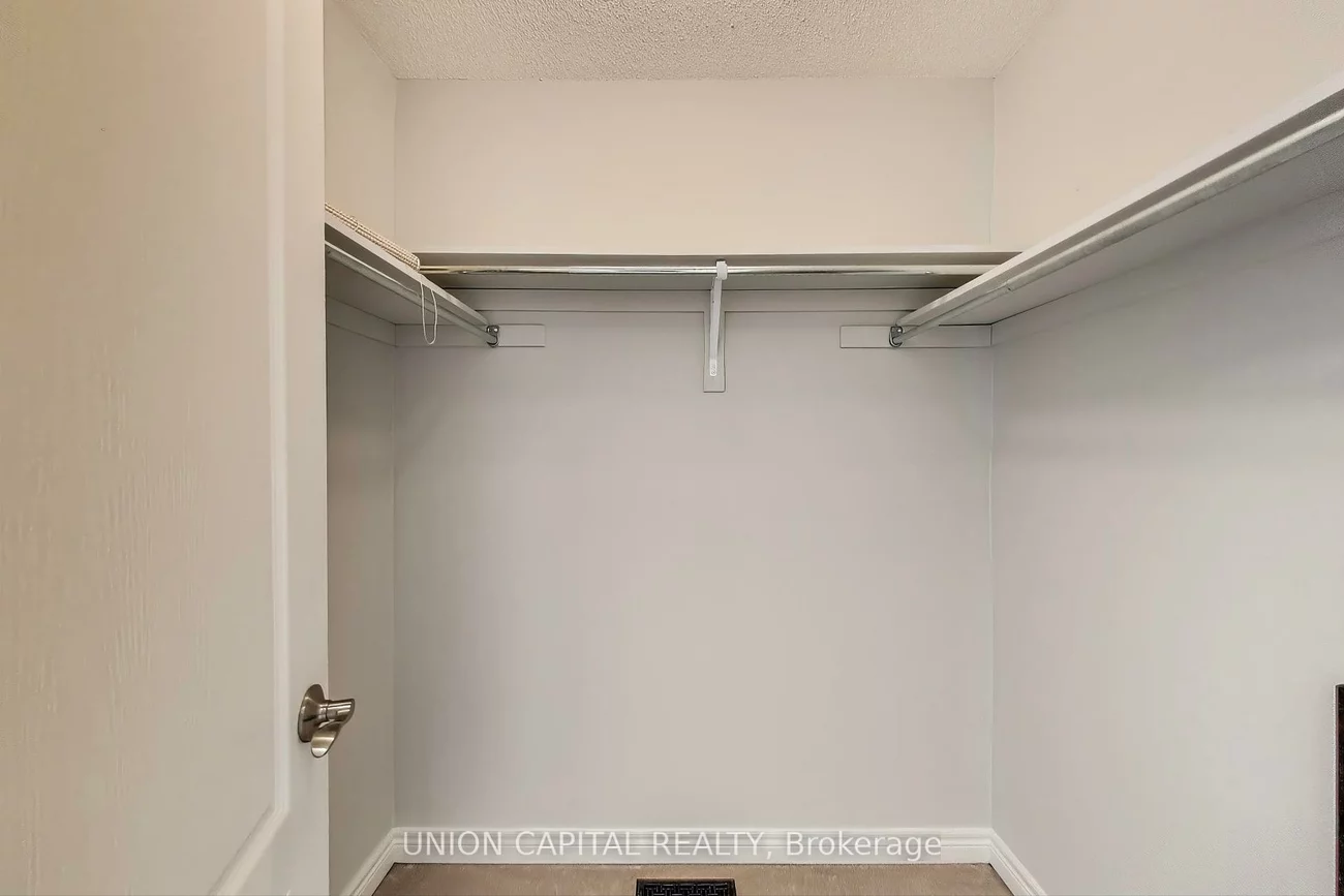 5, Robins Nest, Vellore Village, Vaughan