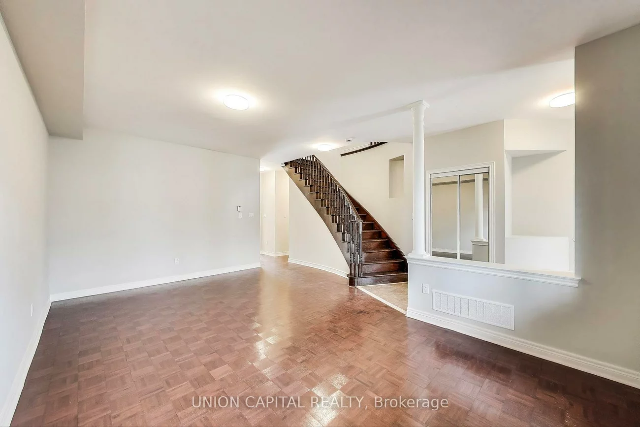 5, Robins Nest, Vellore Village, Vaughan