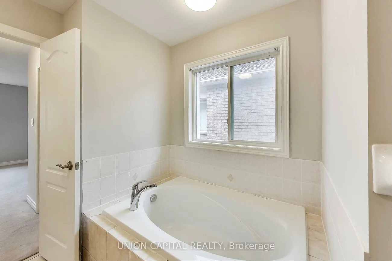 5, Robins Nest, Vellore Village, Vaughan